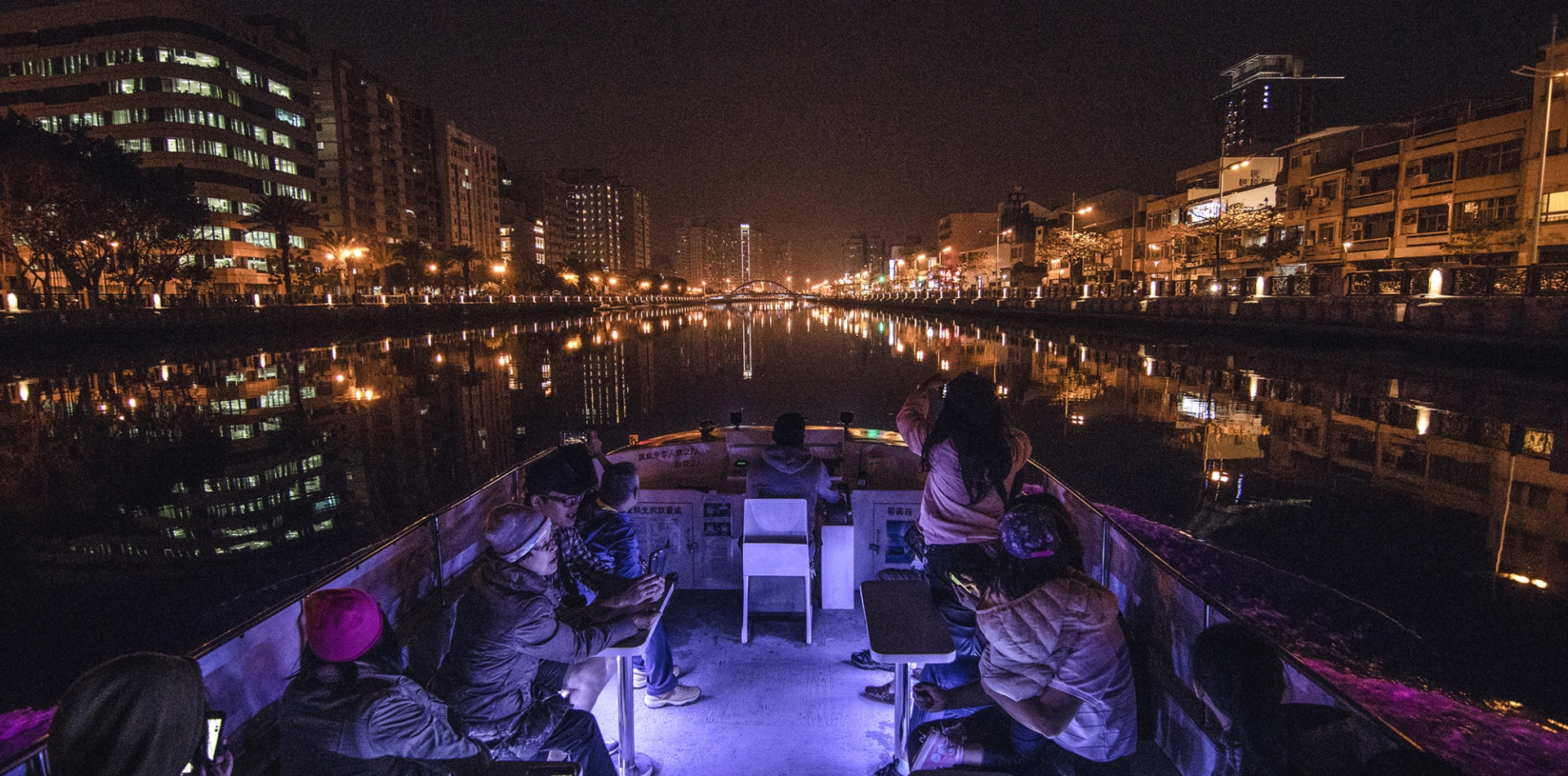 酒店周邊景點_平底船_夜景 酒店周邊景點_平底船_夜景